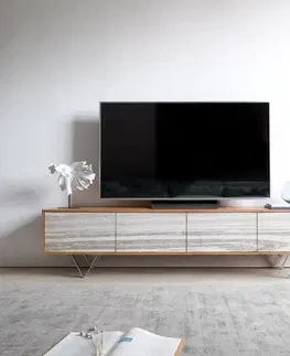 DELIFE TV stolík Kleo 200 cm akácia prírodná 4 dvierka podstava v tvare V nerezová oceľ