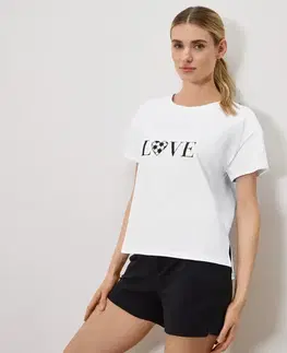 Športové tričko, futbalová lopta