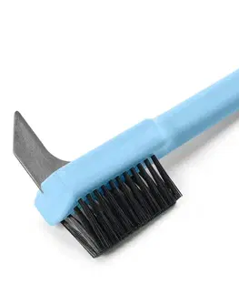 Záhradná kefa na čistenie škár