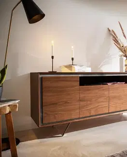 DELIFE Komoda Stonegrace 175 cm akácia hnedá kamenná dyha 4 dvierka 1 priehradka podstava v tvare V čierna