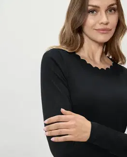 Tričko s vlnitým lemom, čierne