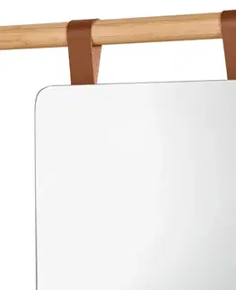 Vešiak so zrkadlom