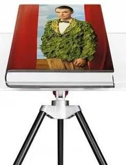 Annie Leibovitz, with Dustjacket David Byrne