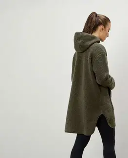 Plyšový kabát v oversize štýle