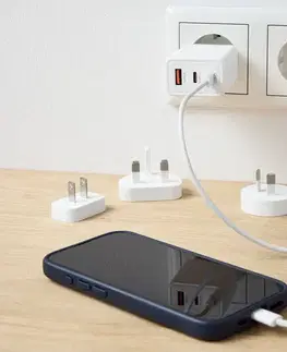 USB cestovný adaptér