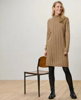 Rebrované pletené šaty so stojačikom