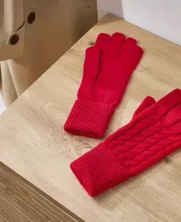 Pletené rukavice s vrkočovým vzorom