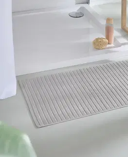 Predložka pred sprchovací kút