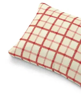 Dekoria Poťah na vankúš Karlstad 58x48cm, bordové káro na svetlobéžovom podklade, Poťah na vankúš Karlstad 58 x 48 cm, Avinon, 131-15