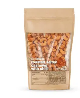GymBeam Pražené solené kešu oriešky s chilli