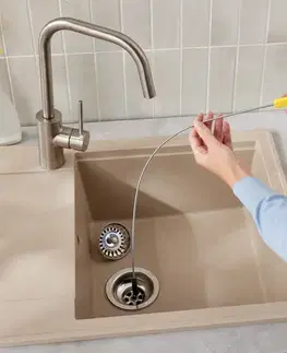 Flexibilná kefa na odtoky