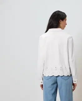 Džínsová bunda s dierovanou výšivkou