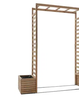 Záhradná pergola s debničkami na sadenie