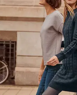 Pletené šaty s vrkočovým vzorom