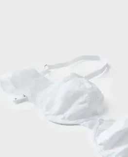 Podprsenka s kosticami a čipkou