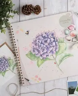 Scrapbook album s hrebeňovou väzbou "Hydrangea" Wrendale Designs – hortenzia