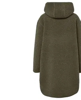 Plyšový kabát v oversize štýle