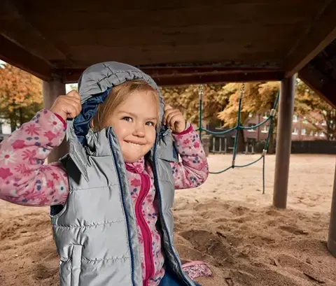 Reflexná detská prešívaná vesta