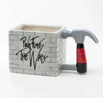 Pink Floyd: The Wall Hammer 3D hrnek 315 ml