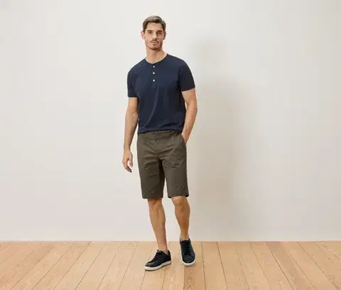 Šortky chino, kaki