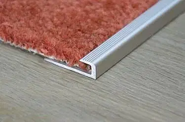 Ukončovací profil pre krytiny do 5 mm (skrutkovací) Šampaň E02