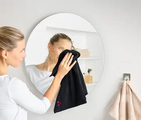 2 čistiace utierky na sklo a zrkadlá