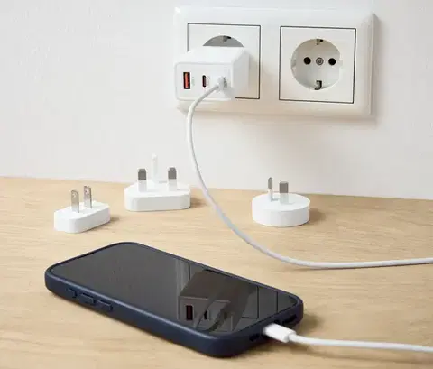 USB cestovný adaptér
