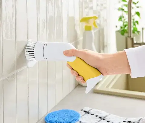 Profesionálna elektrická čistiaca kefa