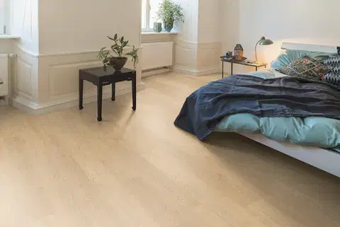 EGGER Basic 32 Dub matera svetlý EL2974
