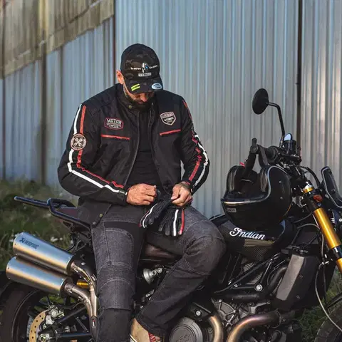 W-TEC Classic Jawa čierna s červeným s béžovým pruhom - S