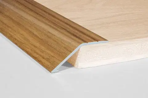 Prechodový ukončovací profil pre krytiny do 14 mm (samolepiaci) Šampaň E02