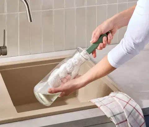 Flexibilná kefa na fľaše