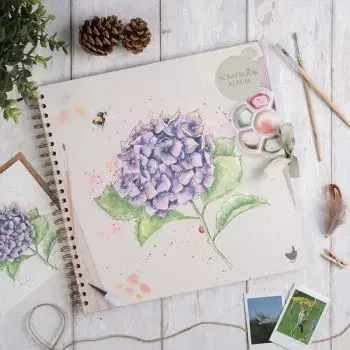 Scrapbook album s hrebeňovou väzbou "Hydrangea" Wrendale Designs – hortenzia