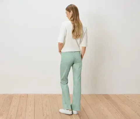 Bootcut džínsky – strih »Lou«, zelené
